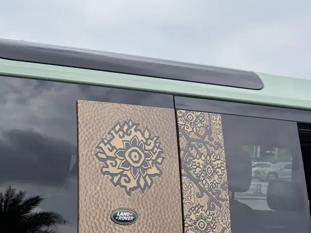 Land Rover Defender — Фото автомобиля 8