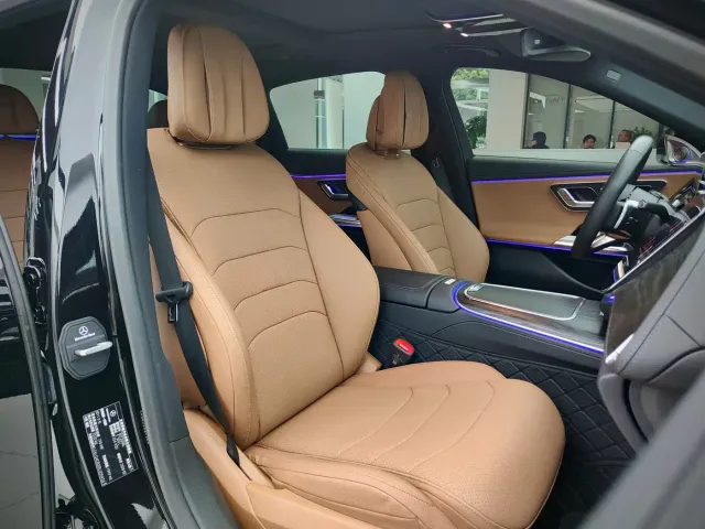 Mercedes-Benz E-Class — Фото автомобиля 13