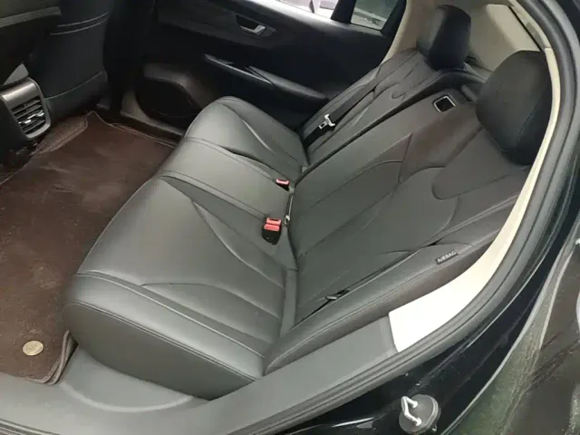 Hongqi E-QM5 — Фото автомобиля 16