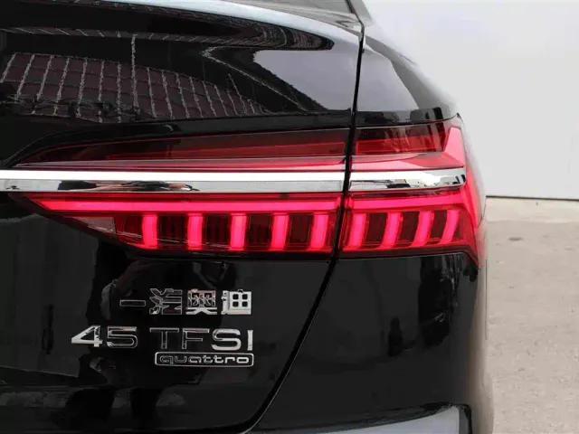 Audi A6L — Фото автомобиля 9