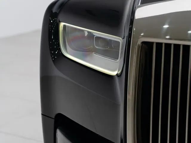 Rolls-Royce Phantom — Фото автомобиля 6