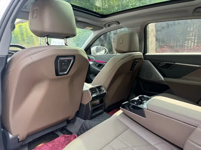 BMW 5 Series — Фото автомобиля 8