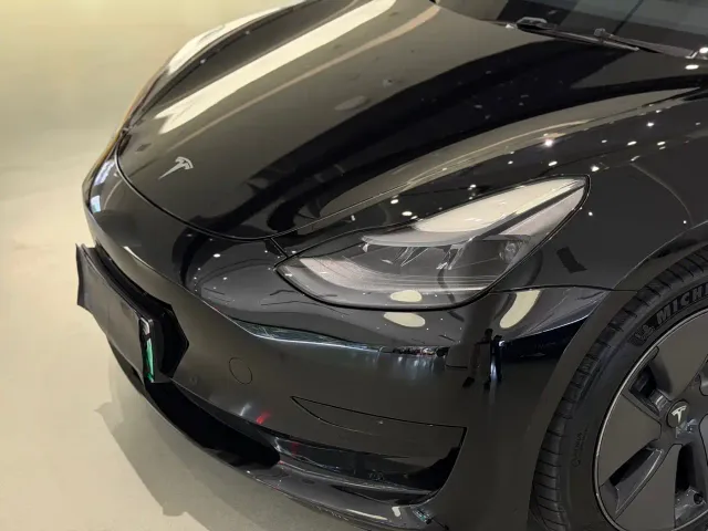 Tesla Model 3 — Фото автомобиля 8