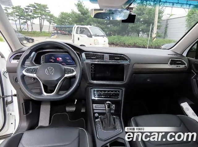 Volkswagen Tiguan — Фото автомобиля 7