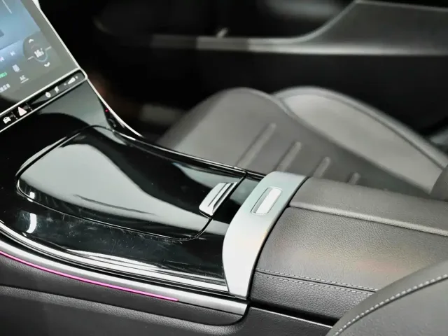 Mercedes-Benz C-Class — Фото автомобиля 25