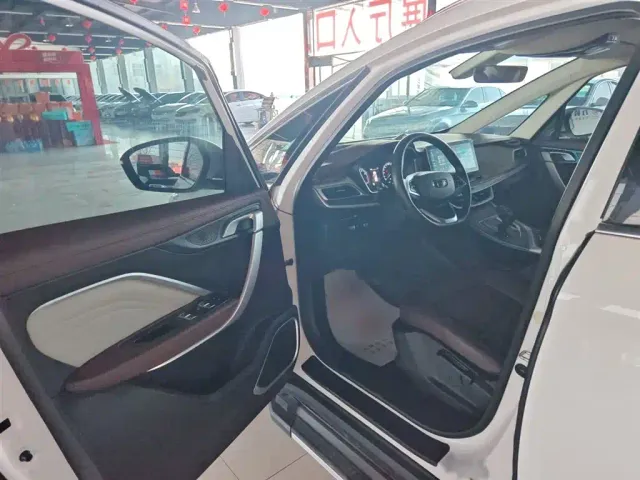 Geely Jiaji — Фото автомобиля 8