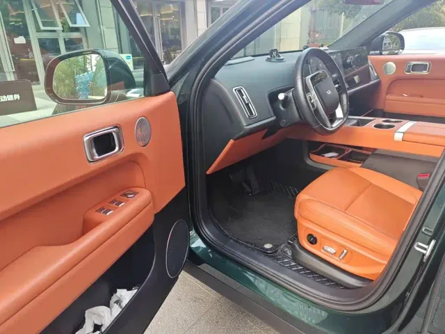 Li Auto L6 — Фото автомобиля 12