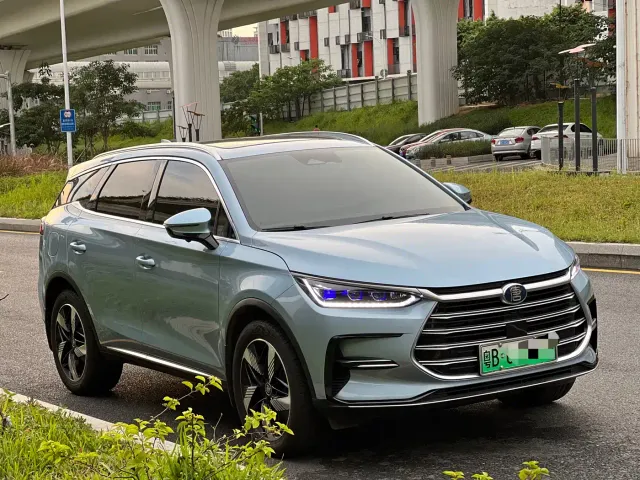 BYD Tang — Фото автомобиля 3