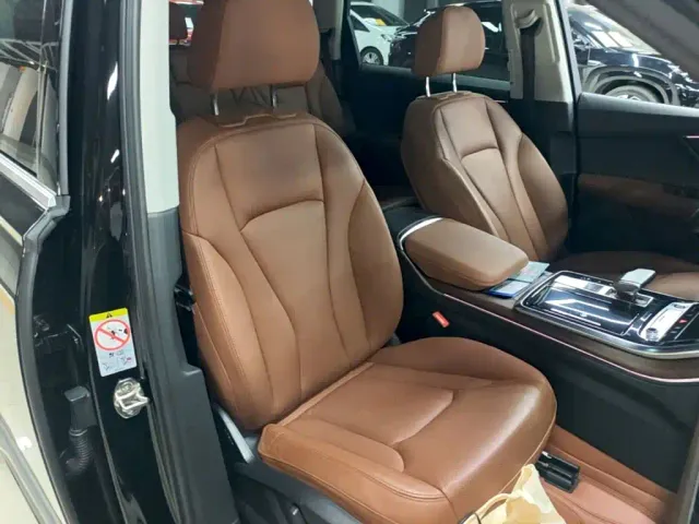 Audi Q7 — Фото автомобиля 24