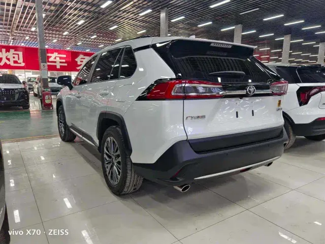 Toyota Wildlander — Фото автомобиля 3