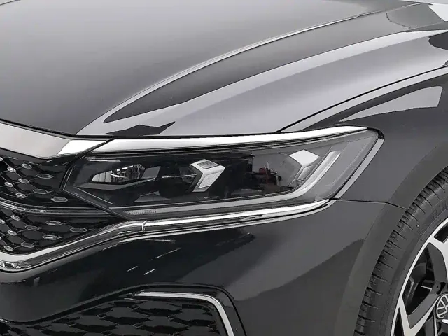 Volkswagen Passat — Фото автомобиля 7