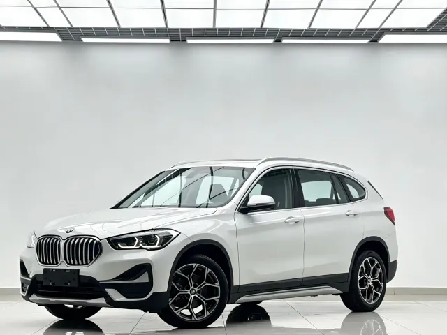 Фотография автомобиля — BMW X1