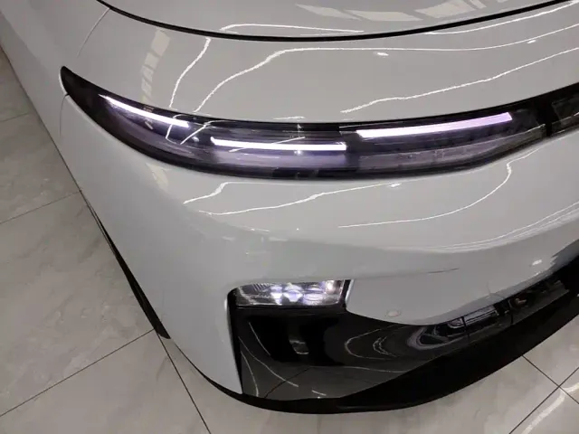 Leapmotor B10 — Фото автомобиля 10