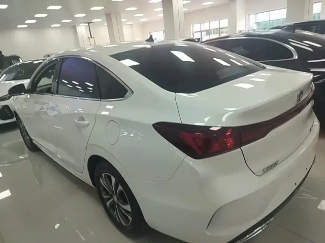 Changan Eado — Фото автомобиля 4