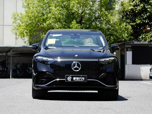 Mercedes-Benz EQS SUV — Фото автомобиля 2