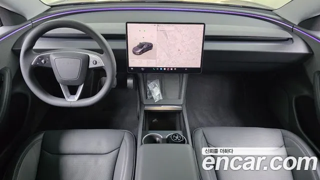 Tesla Model 3 — Фото автомобиля 10