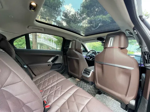 BMW 7 Series — Фото автомобиля 11