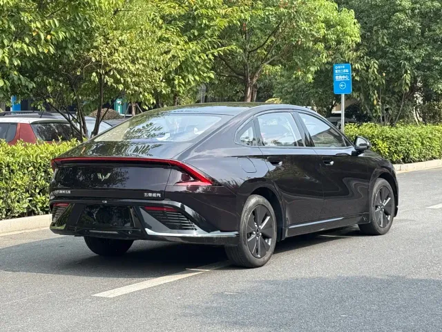 Wuling Starlight — Фото автомобиля 3