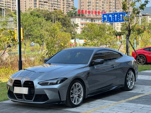 Фотография автомобиля — BMW M4