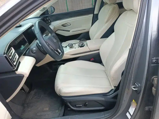 BYD Qin L — Фото автомобиля 11
