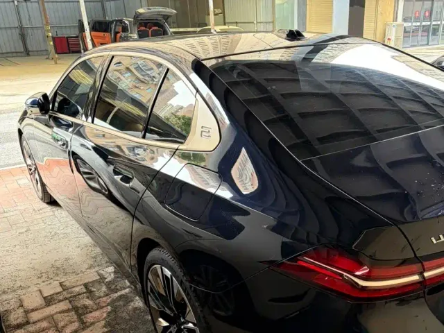 BMW 5 Series — Фото автомобиля 7