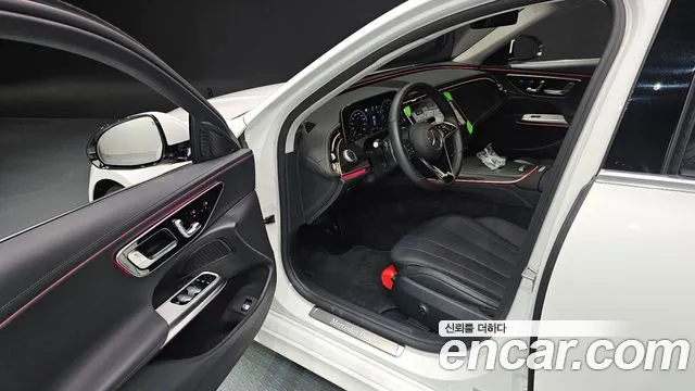 Mercedes-Benz E-Class — Фото автомобиля 11