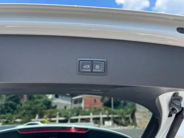 Audi Q2L — Фото автомобиля 9