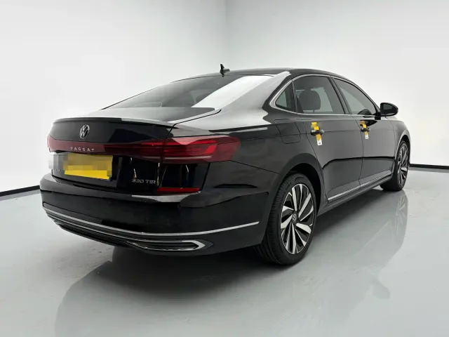 Volkswagen Passat — Фото автомобиля 4