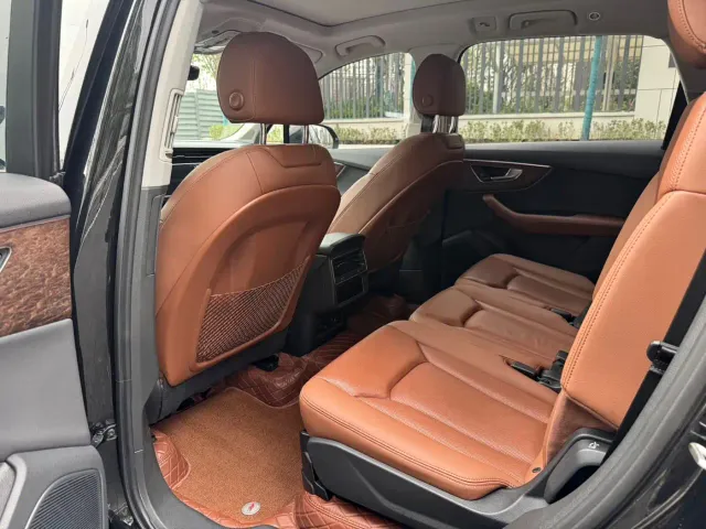 Audi Q7 — Фото автомобиля 5