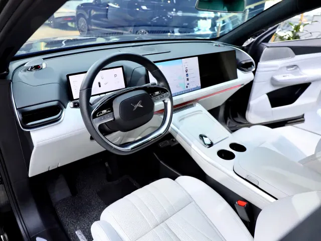 Xpeng G9 — Фото автомобиля 9