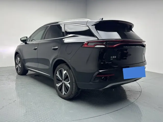 BYD Tang — Фото автомобиля 4