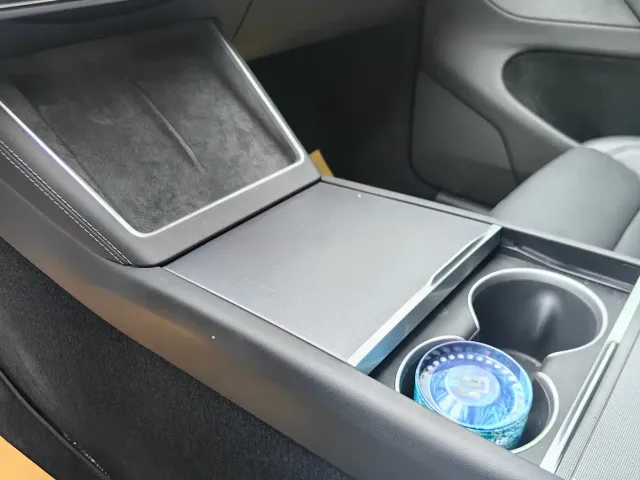 Tesla Model Y — Фото автомобиля 7