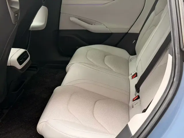 Xiaomi SU7 — Фото автомобиля 6