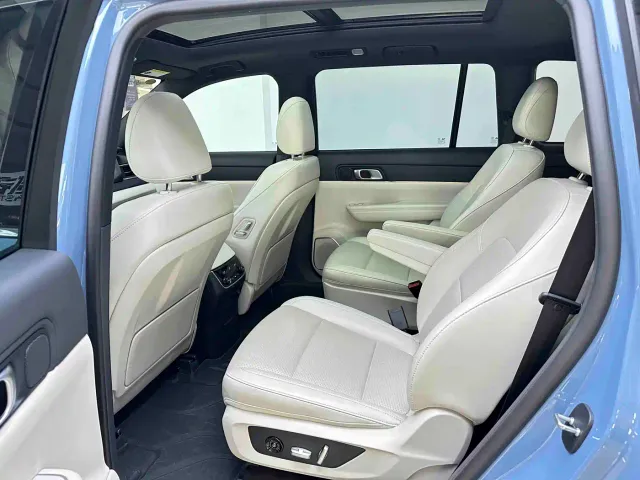 Li Auto ONE — Фото автомобиля 11