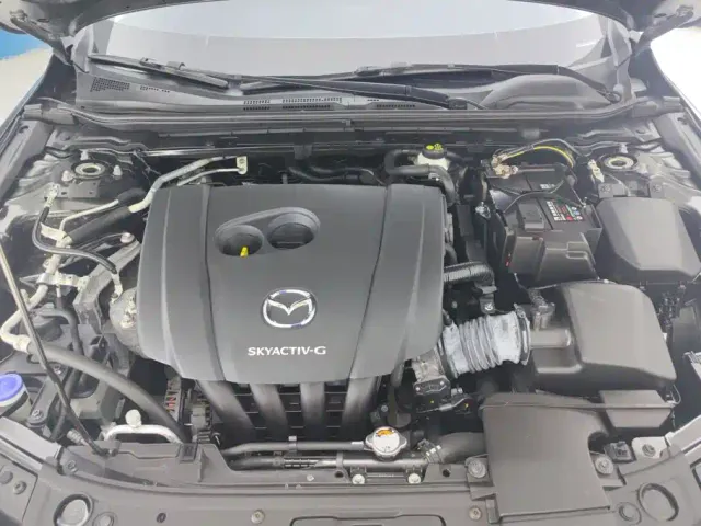 Mazda Axela — Фото автомобиля 10