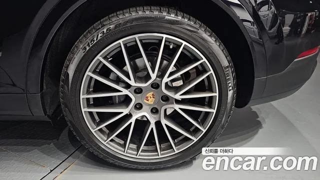 Porsche Cayenne — Фото автомобиля 16