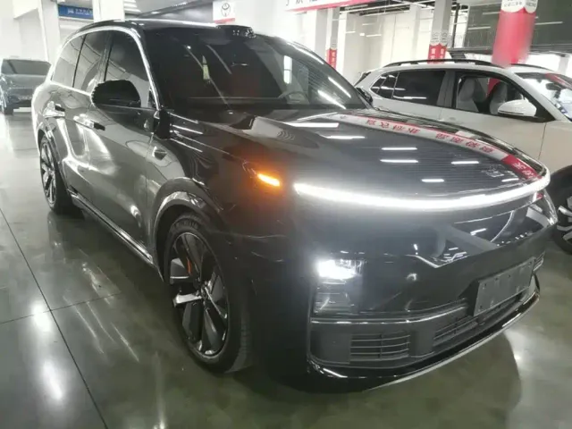 Li Auto L8 — Фото автомобиля 3