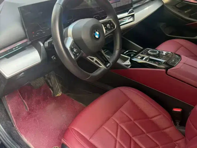 BMW 5 Series — Фото автомобиля 5