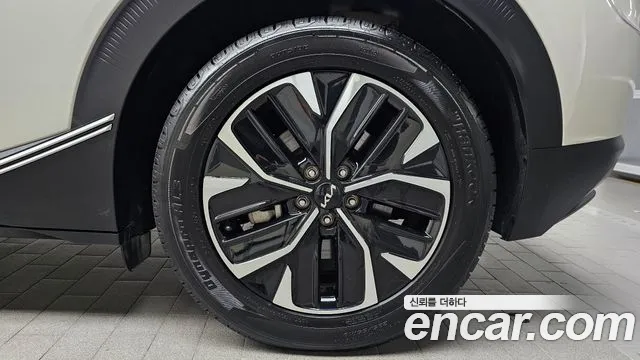 Kia EV6 — Фото автомобиля 17