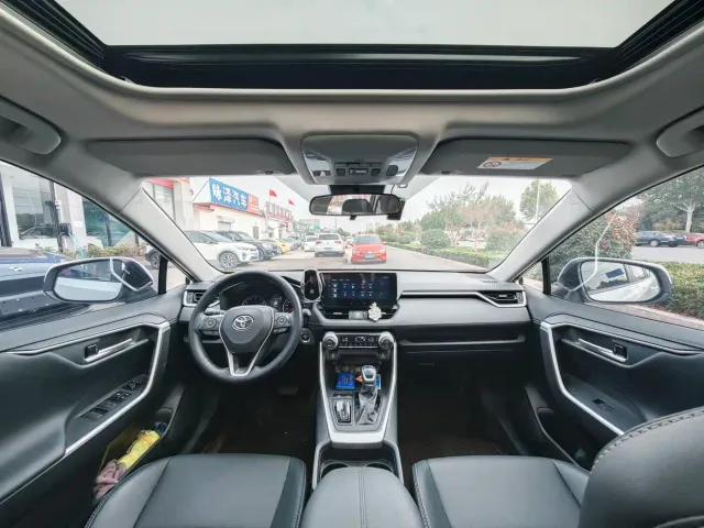 Toyota Wildlander — Фото автомобиля 6
