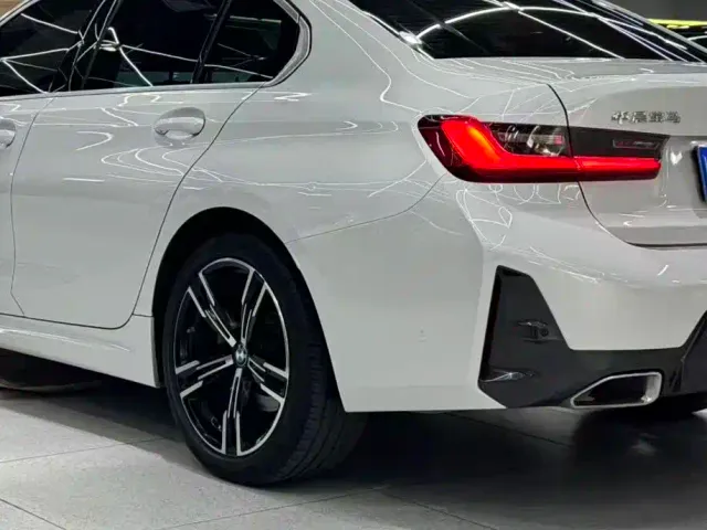BMW 3 Series — Фото автомобиля 8