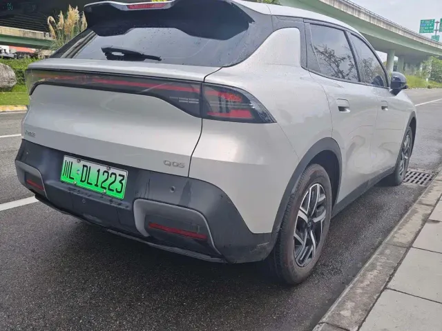 Changan Qiyuan Q05 — Фото автомобиля 5