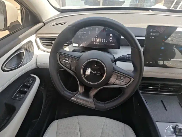 BYD Seal 05 DM-i — Фото автомобиля 6