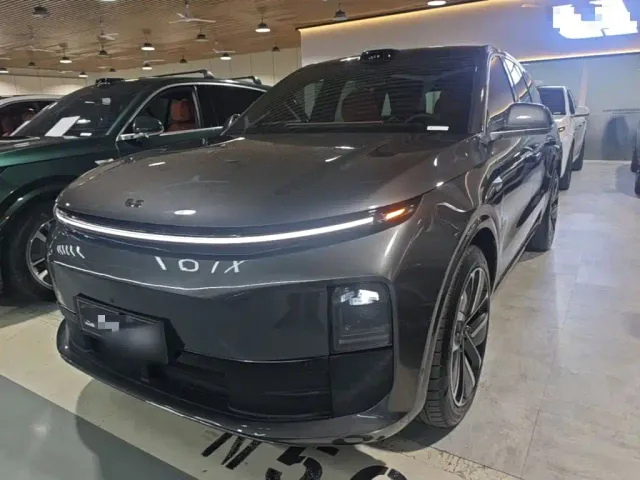 Фотография автомобиля — Li Auto L6