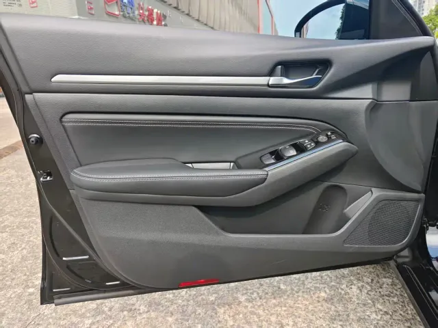 Nissan Teana — Фото автомобиля 19