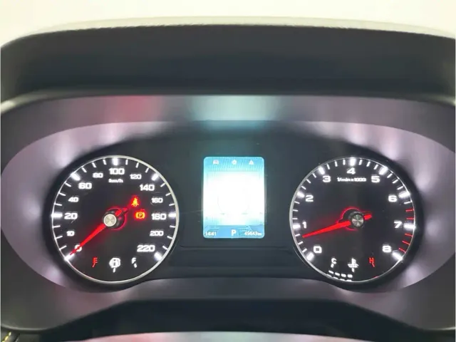 Roewe i5 — Фото автомобиля 10