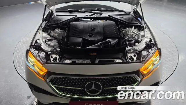 Mercedes-Benz E-Class — Фото автомобиля 9