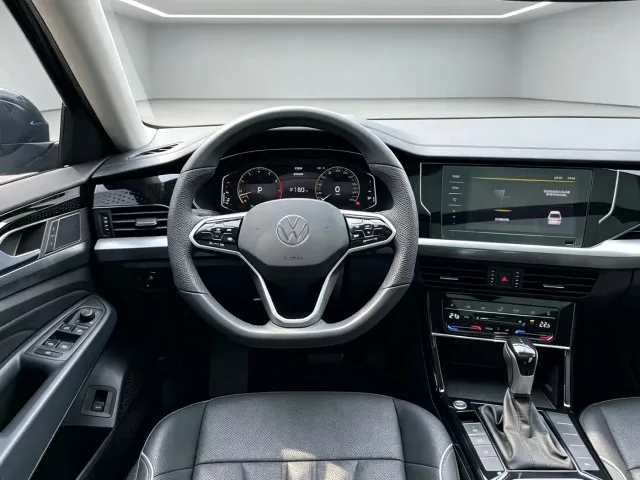 Volkswagen Passat — Фото автомобиля 9