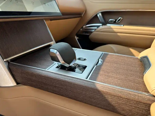 Land Rover Range Rover — Фото автомобиля 16