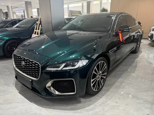 Фотография автомобиля — Jaguar XFL